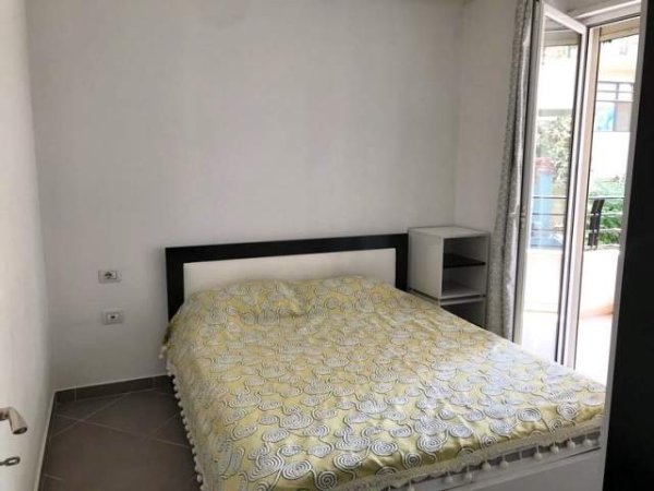 Tirane, jepet me qera apartament 1+1+BLK Kati 3, 58 m² 350 Euro (Rruga Bill Klinton)