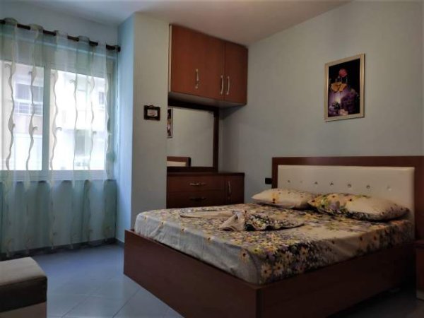 Durres,  Apartament me Qera Ditore - Javore - Mujore, 30 euro/nata (Rruga Pavaresia, Rrota e Kuqe, Plazh)