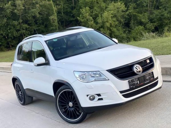 Tirane, shes makine Volkswagen Tiguan Individual Viti 2009,