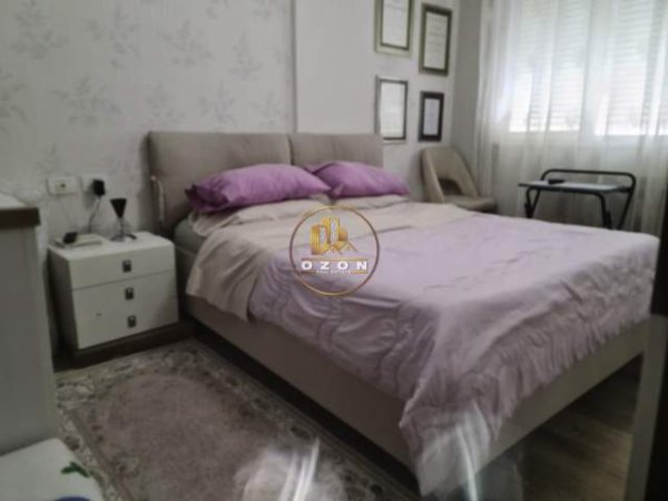 Tirane, jap me qera apartament Kati 5, 100 m² 700 Euro (Komuna e Parisit)