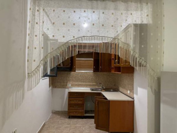 Tirane, jepet me qera apartament 2+1 Kati 1, 120 m² 40.000 Leke (loni ligori)