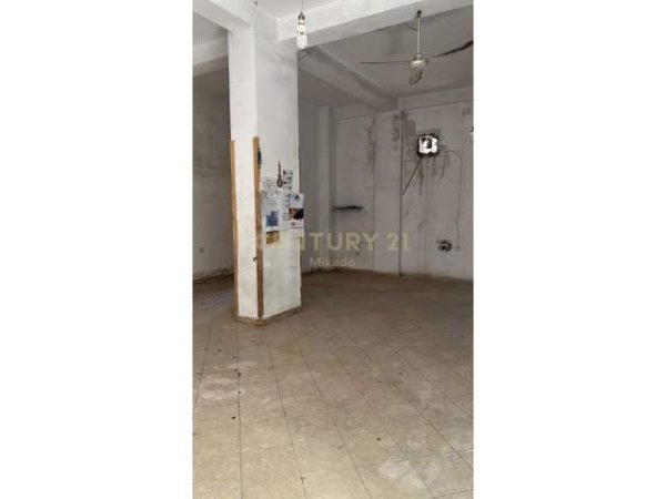 Tirane, shes dyqan Kati 0, 100 m² 160.000 Euro