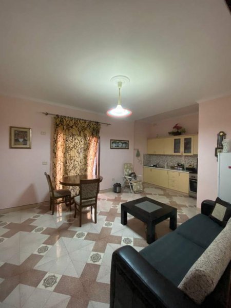 Tirane, jepet me qera Vile 1+1+BLK Kati 2, 60 m² 220 Euro (Rruga Lion Ligori)