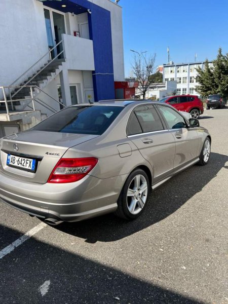 Tirane, jap me qera makine Mercedes-Benz C300 4MATIC Viti 2009,