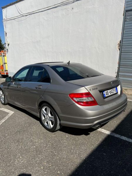 Tirane, jap me qera makine Mercedes-Benz C300 4MATIC Viti 2009,