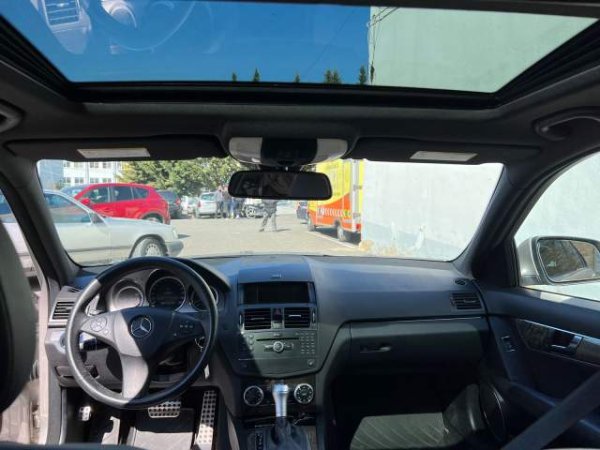 Tirane, jap me qera makine Mercedes-Benz C300 4MATIC Viti 2009,