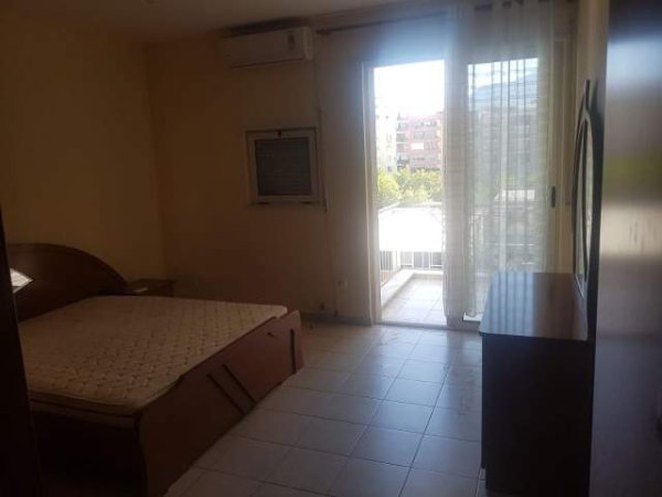 Tirane, jepet me qera apartament 1+1+BLK Kati 4, 75 m² 300 Euro (don bosko)