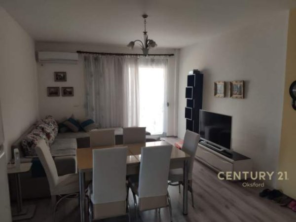 Tirane, jepet me qera apartament 2+1 Kati 3, 550 Euro (LIQENI I THATE)