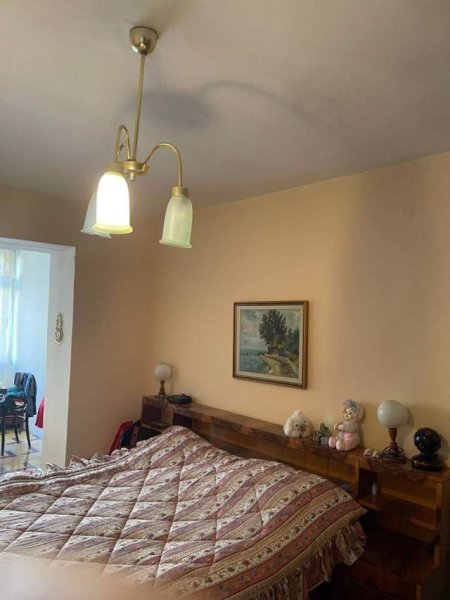 Tirane, jepet me qera apartament 2+1 350 Euro
