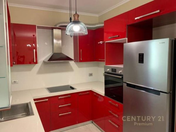 Tirane, jepet me qera apartament 2+1 Kati 3, 104 m² 550 Euro (Kopshti Botanik Zoologjik)