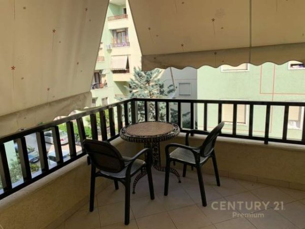 Tirane, jepet me qera apartament 2+1 Kati 3, 104 m² 550 Euro (Kopshti Botanik Zoologjik)