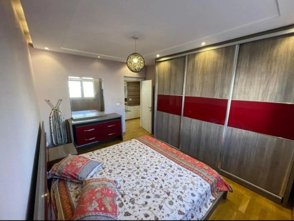 Apartament me qira