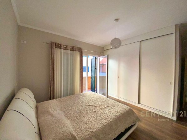 Apartament 3+1+2 per shitje pranë Liqeni i Thate !!