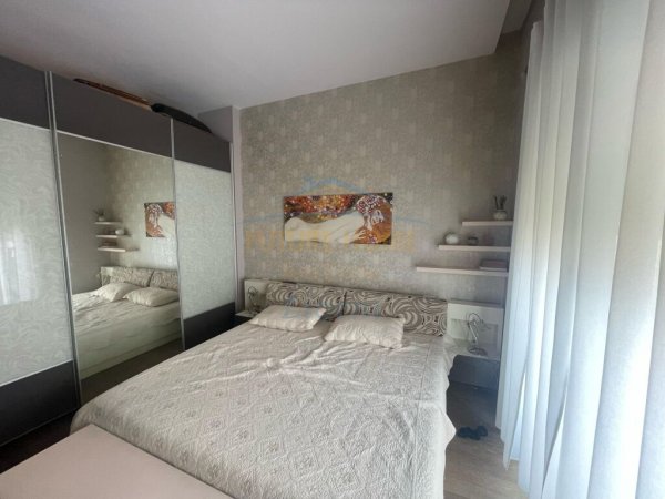 Qera, Apartament 3+1+2 Poste Parkimi, Liqeni i Thate, Tirane. LI38081