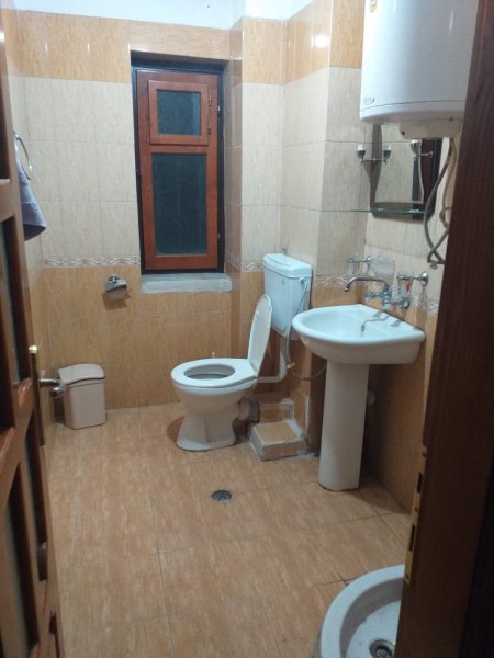 Korçe,Shitet Apartament 1+1, Rruga Insan Korca