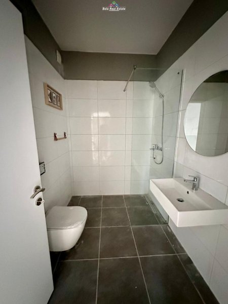 Shitet Apartament 2+1 Tek 21 Dhjetori (ID B120427) Tirane