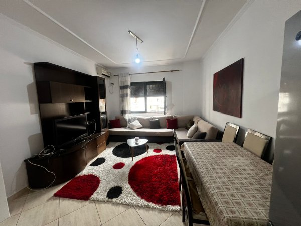 Shitet, Apartament 1+1, Usluga, Stacioni i Trenit