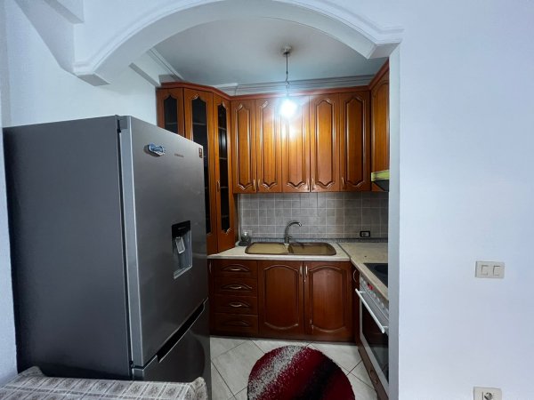 Shitet, Apartament 1+1, Usluga, Stacioni i Trenit