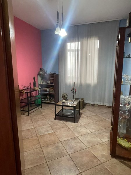 Apartament 2+1 Per Shitje, Prane Ish Stacionit Te Trenit (300.000 euro)