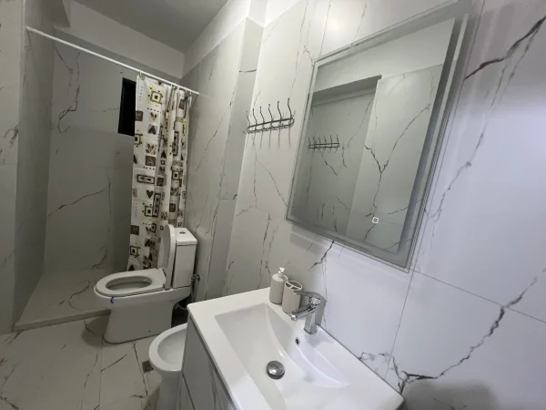 Shitet apartament 1+1 Rruga Reshit Petrela