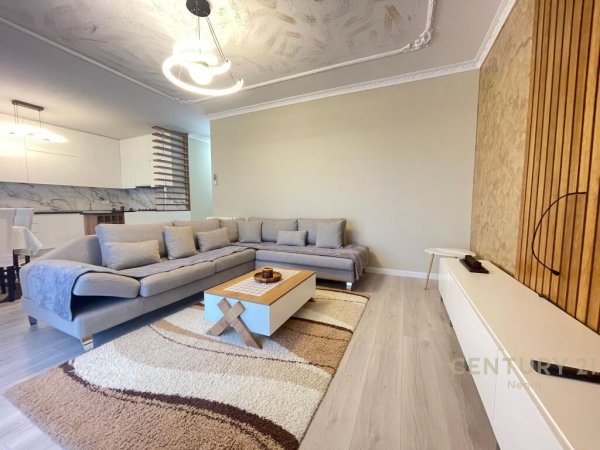 QIRA, APARTAMENT 2+1+2 ME OBORR, NE LIQEN TE THATE! Neom87318