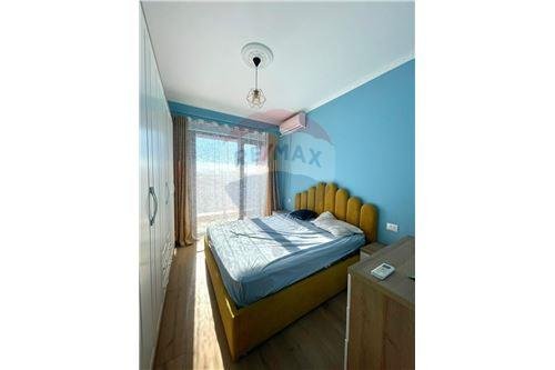 JEPET APARTAMENT ME QIRA 1+1 te Rruga e Dibres