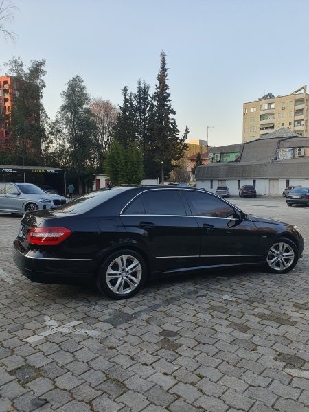 Mercedes Benz E class 220