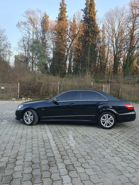 Mercedes Benz E class 220