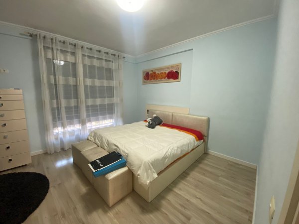 JEPET APARTAMENT ME QIRA  2+1+2 TEK ZOJA E KESHILLIT TE MIRE (ZKM)