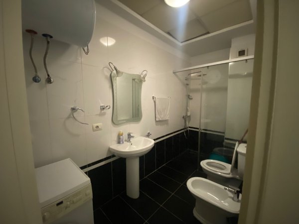 JEPET APARTAMENT ME QIRA  2+1+2 TEK ZOJA E KESHILLIT TE MIRE (ZKM)