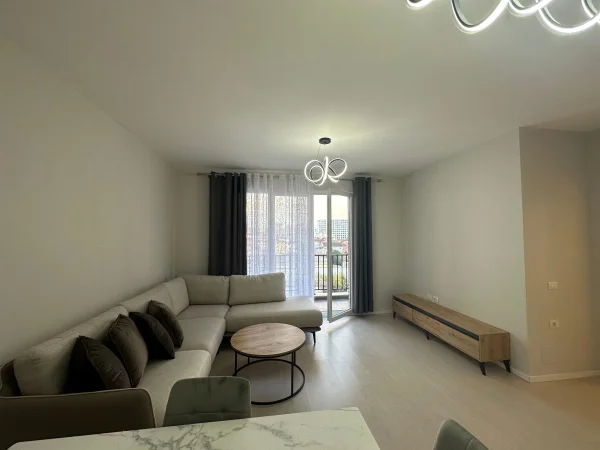 APARTAMENT 2+1 PER QERA TEK ISH FUSHA E AVIACIONIT!!!!