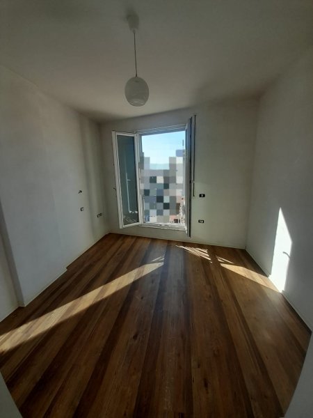 Jepet Apartament 2+1 Me Qera Tek Ali Demi (ID B220711) Tirane