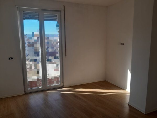 Jepet Apartament 2+1 Me Qera Tek Ali Demi (ID B220711) Tirane