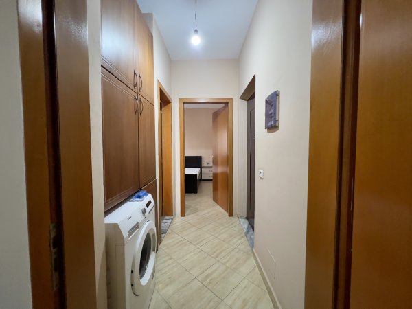 JAPIM ME QERA APARTAMENT 1+1 + POST PARKIMI TEK KODRA DIELLIT!! 440$