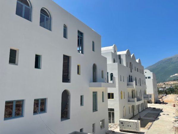 Santorini, Shitet Apartament 2+1, Dhermi