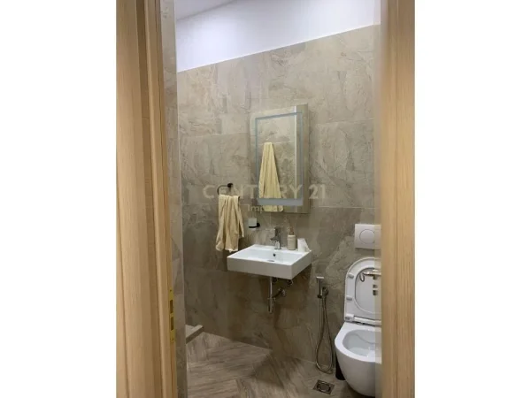 apartament per shitje 2+1 tek rruga e durresit !