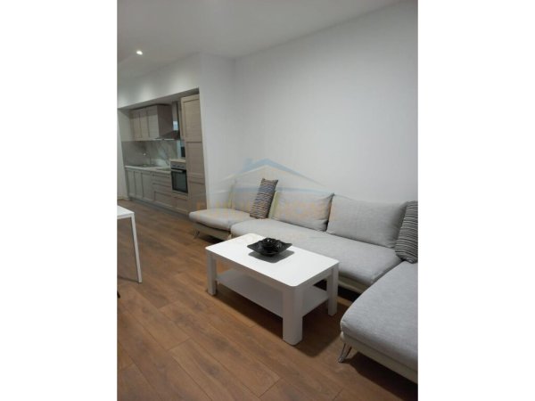 Shitet, Apartament 1+1,Xhamia,Vlore.RV37851