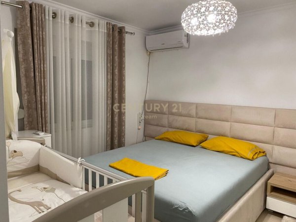 apartament per shitje 2+1 tek xhamlliku !