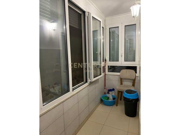 apartament per shitje 2+1 tek xhamlliku !