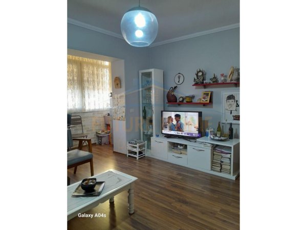 Qera, Apartament 3+1, Rruga e Barrikadave / OPP37747