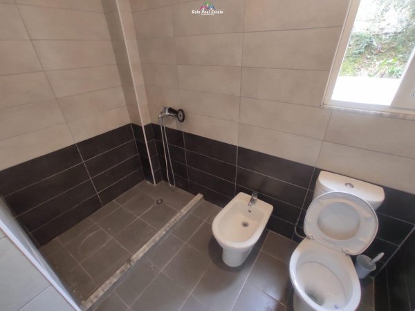 Shitet Apartament 2+1 Tek Fresku (ID B120428) Tirane