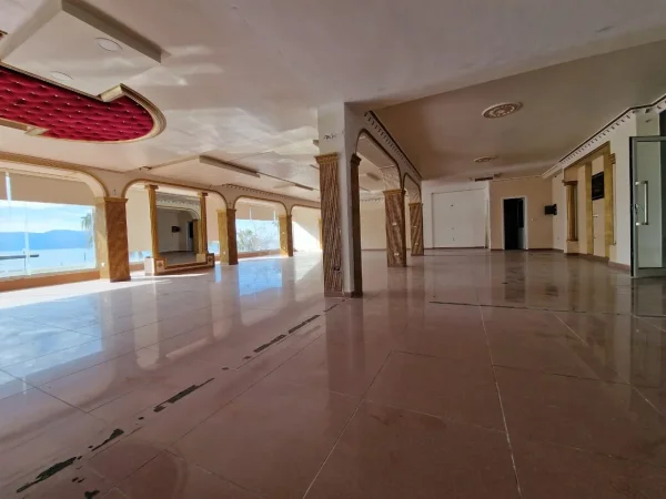 Shitet njesi komerciale ne Vlore!