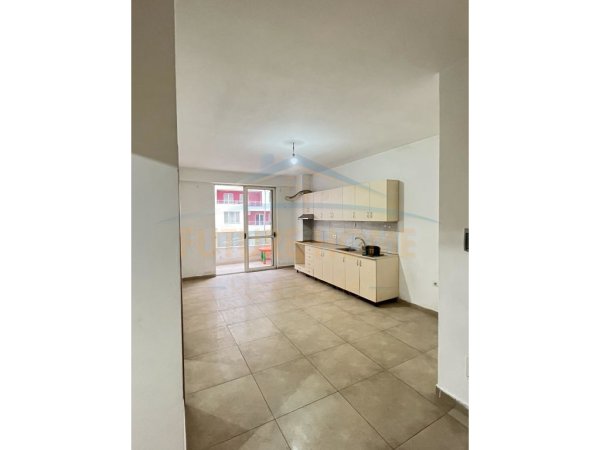 Shitet, Apartament 1+1, Unaza e Re.UNA36251