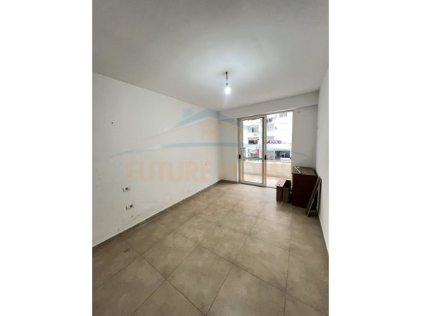 Shitet, Apartament 1+1, Unaza e Re.UNA36251