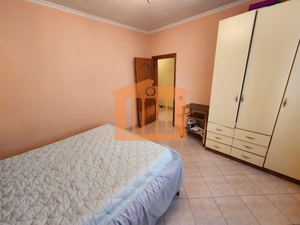 APARTAMENT 1+1 TEK SHKEMBI I KAVAJES,PER SHITJE!