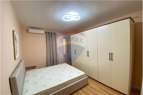 JEPET APARTAMENT ME QIRA 1+1 te Astir Rr.Tom Plezha