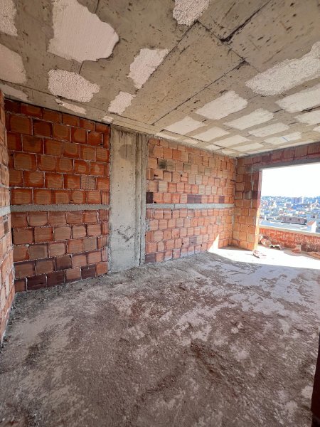 Shitet Apartamenti 2+1 - Kamëz