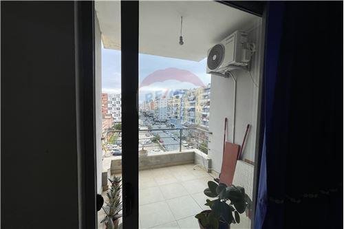 SHITET APARTAMENT 2+1 te Astir prane 2 Palmave