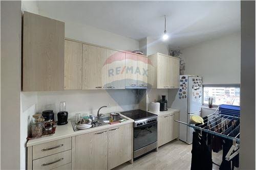 SHITET APARTAMENT 2+1 te Astir prane 2 Palmave