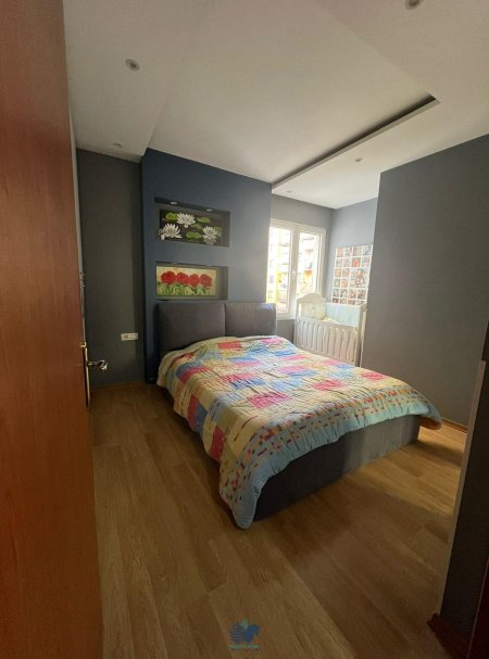 Shitet Apartament 1+1 Ne Yzberisht [ID P19]